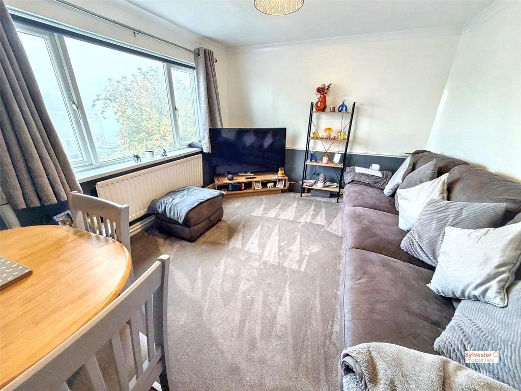 Property photo 2 of 14 Picture No. 19