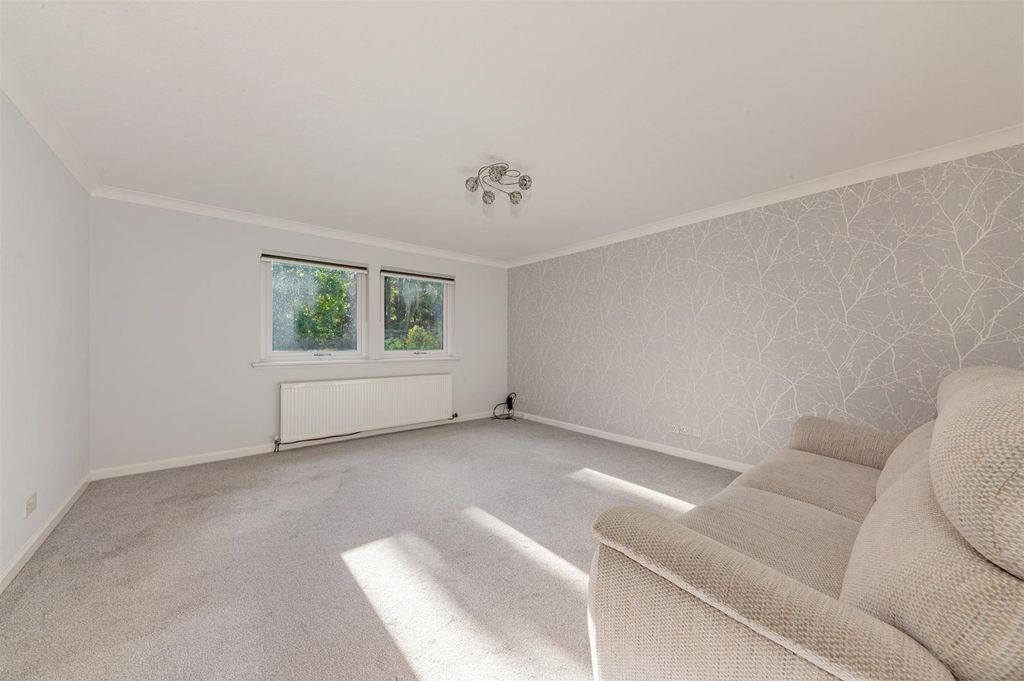 Property photo 3 of 13 13 Ballinard Gardens Bf-8.Jpg