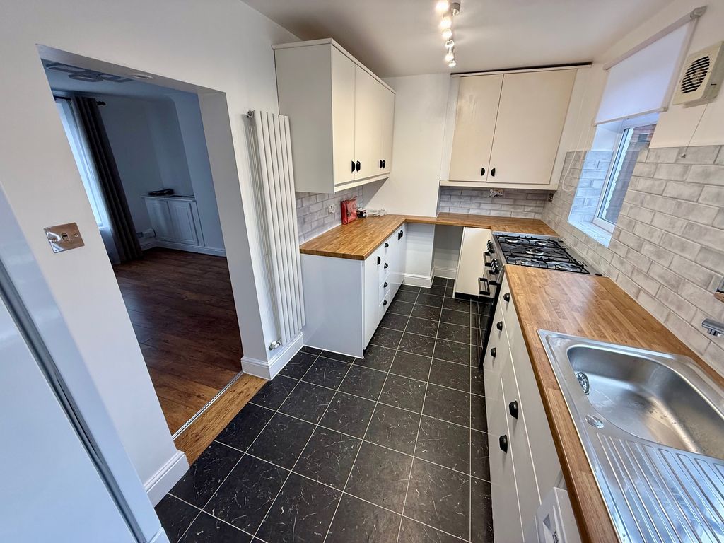 Property photo 2 of 21 Image