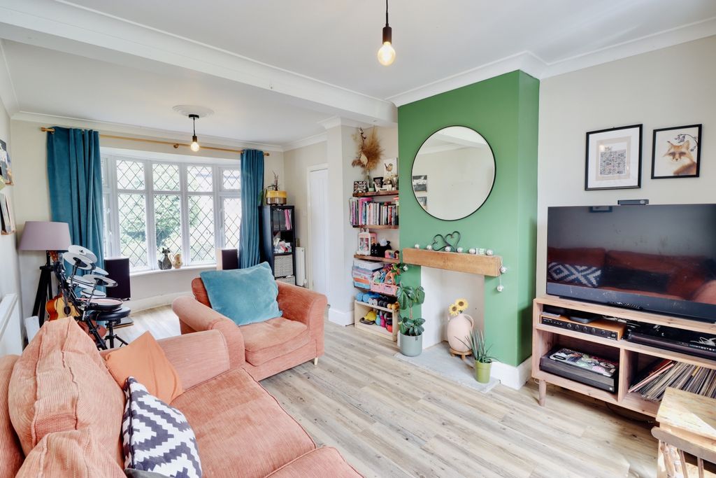 Property photo 2 of 14 166A010C-57Bb-46B5-B289-D63402C075D0_1_201_A