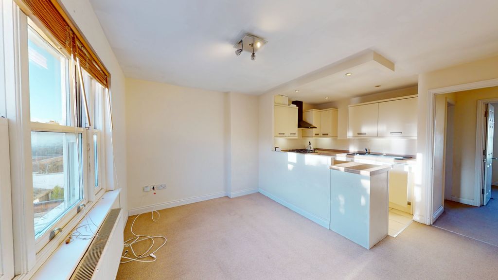 Property photo 2 of 13 01052026_163815