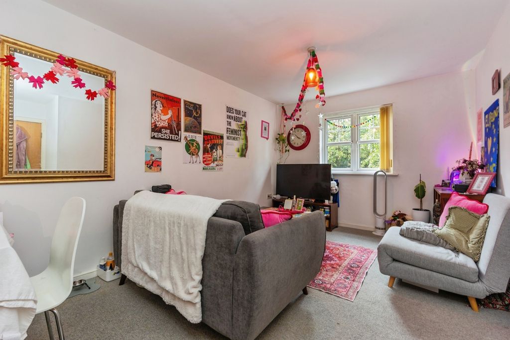 Property photo 2 of 21 Pbox-Img.Jpg