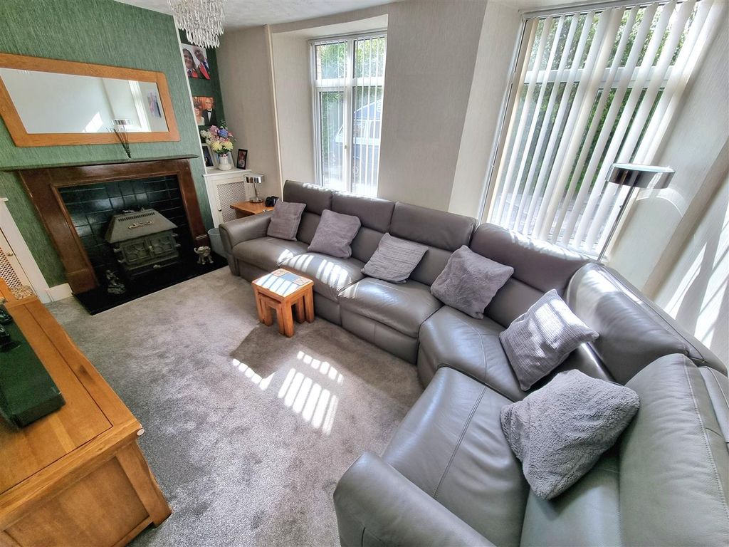 Property photo 2 of 16 Sitting Room.Jpg