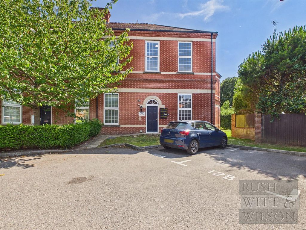 Property photo 1 of 21