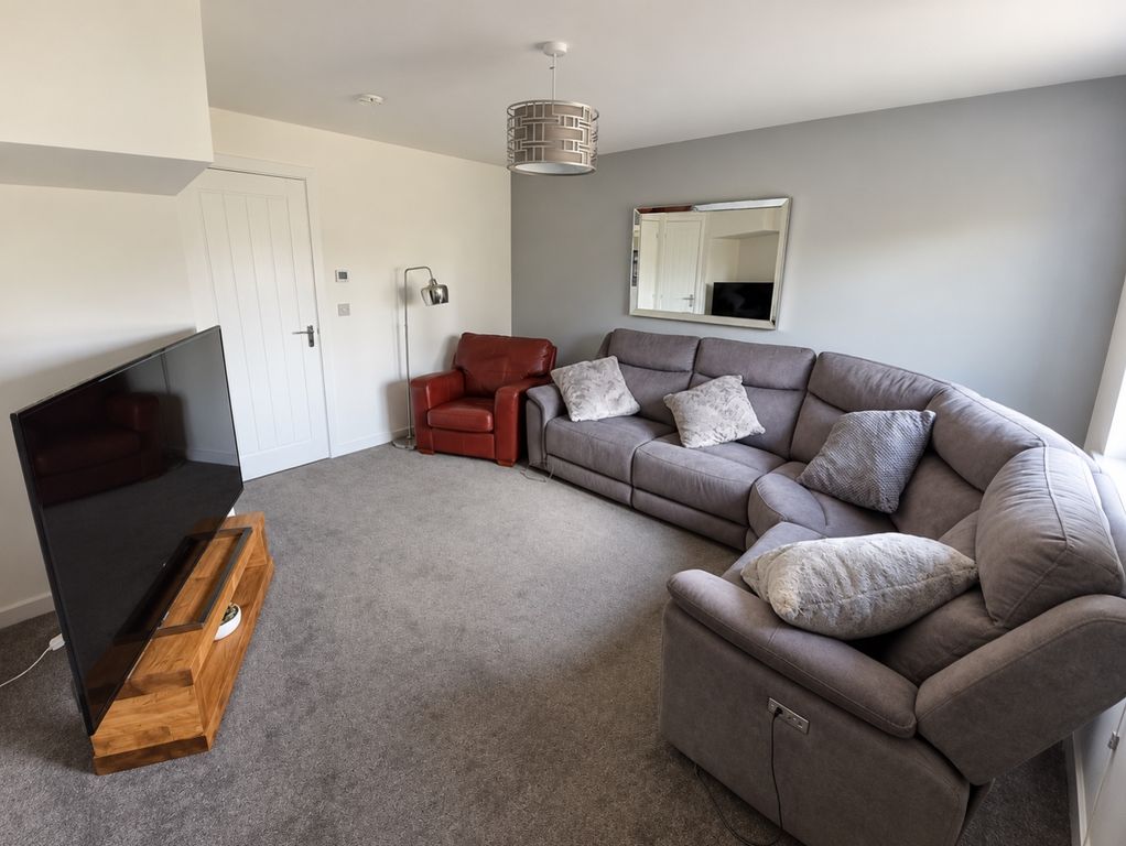 Property photo 2 of 15 Lounge