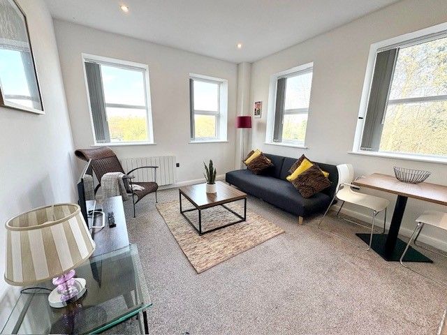 Property photo 1 of 7 Lounge