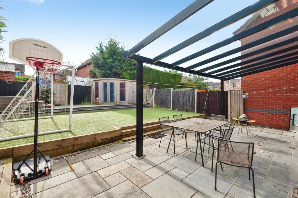 Property photo 3 of 19