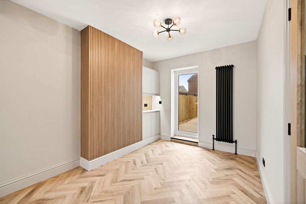 Property photo 3 of 19 Dining Room