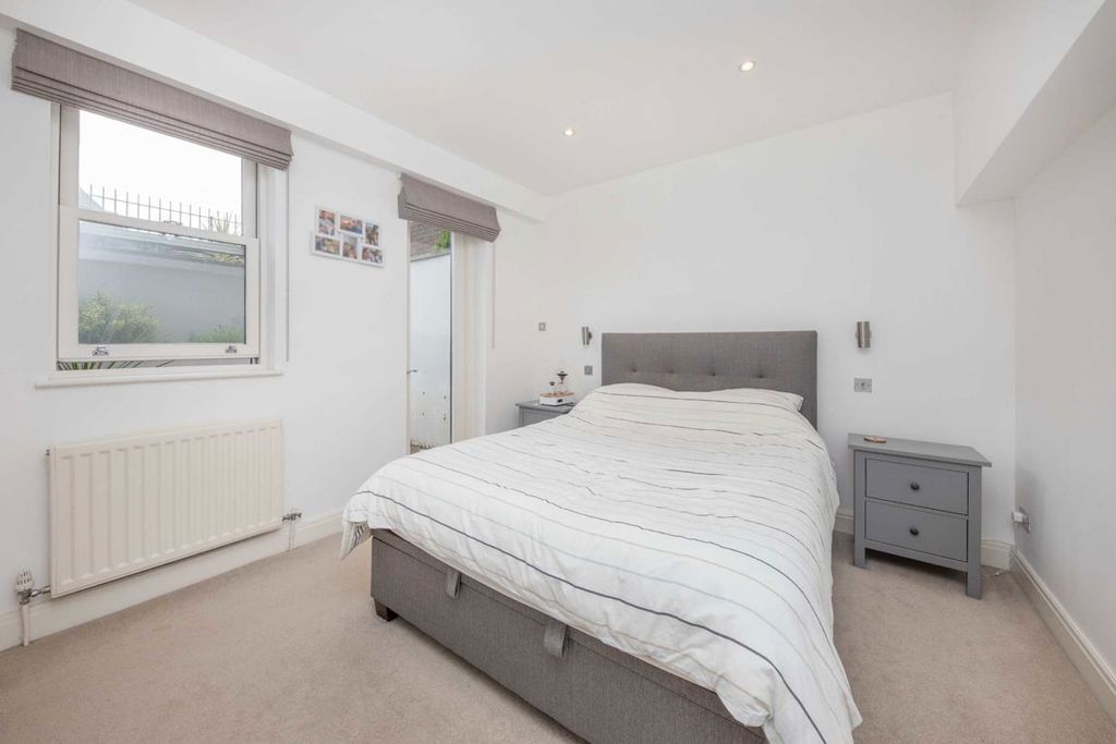 Additional image 5 of 3 bed flat for saleHigh Street, Hampton TW12