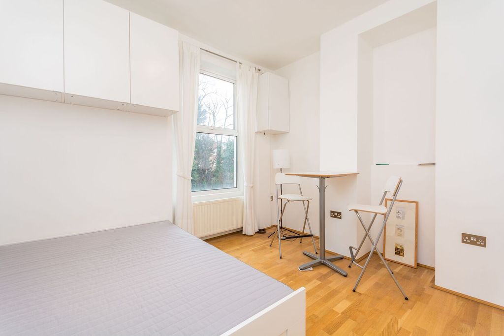 Property photo 1 of 4