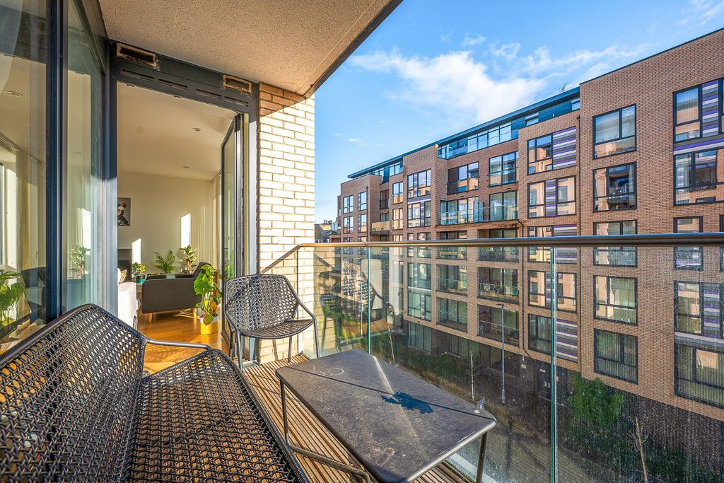 Property photo 2 of 10 4810373