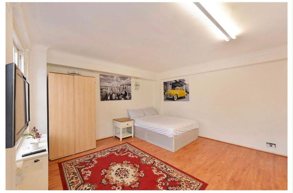 Property photo 2 of 6