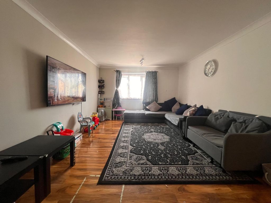 Property photo 2 of 12