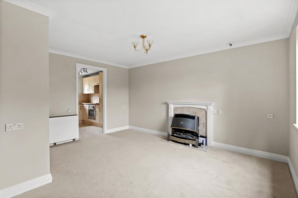 Property photo 2 of 8