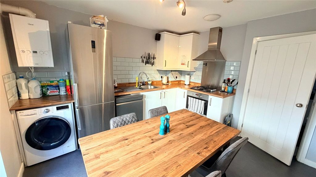 Property photo 2 of 15 Picture No. 09