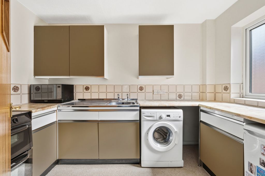 Property photo 2 of 15 Picture No. 14