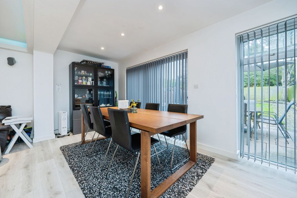 Property photo 3 of 17 Akl_2355