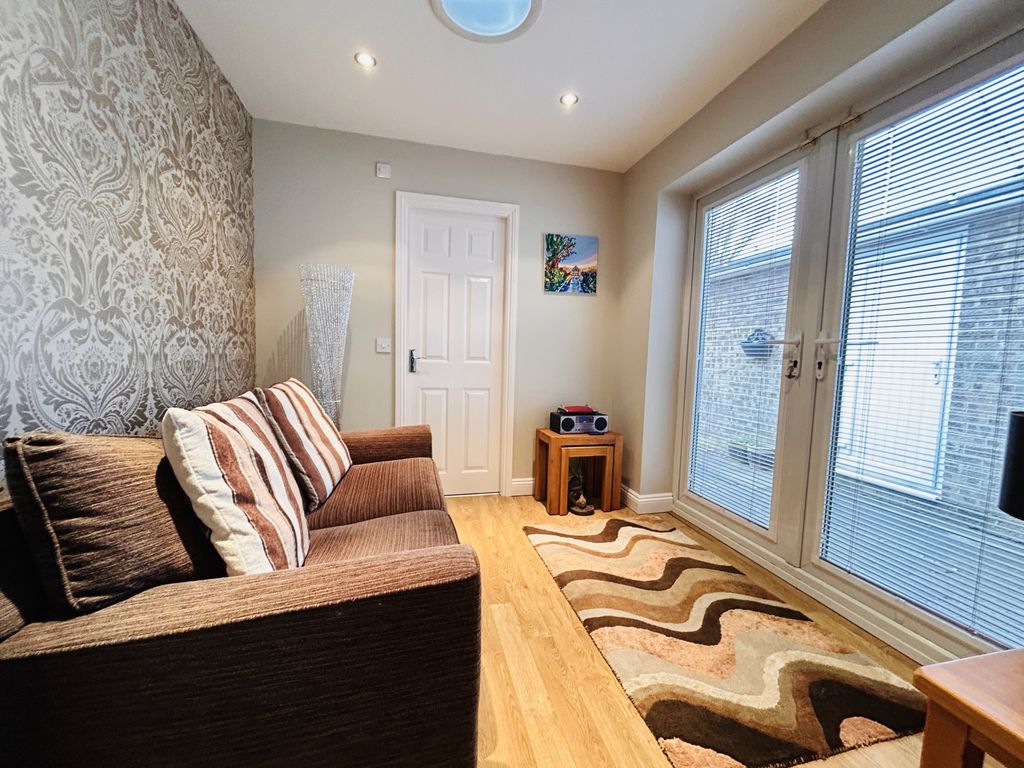 Property photo 3 of 16 Img_9481