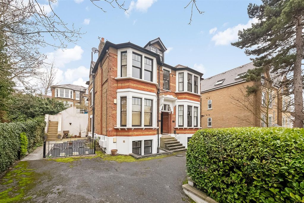 Property photo 1 of 11 Front Aspect