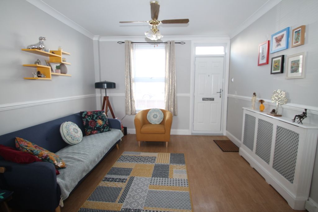 Property photo 1 of 9