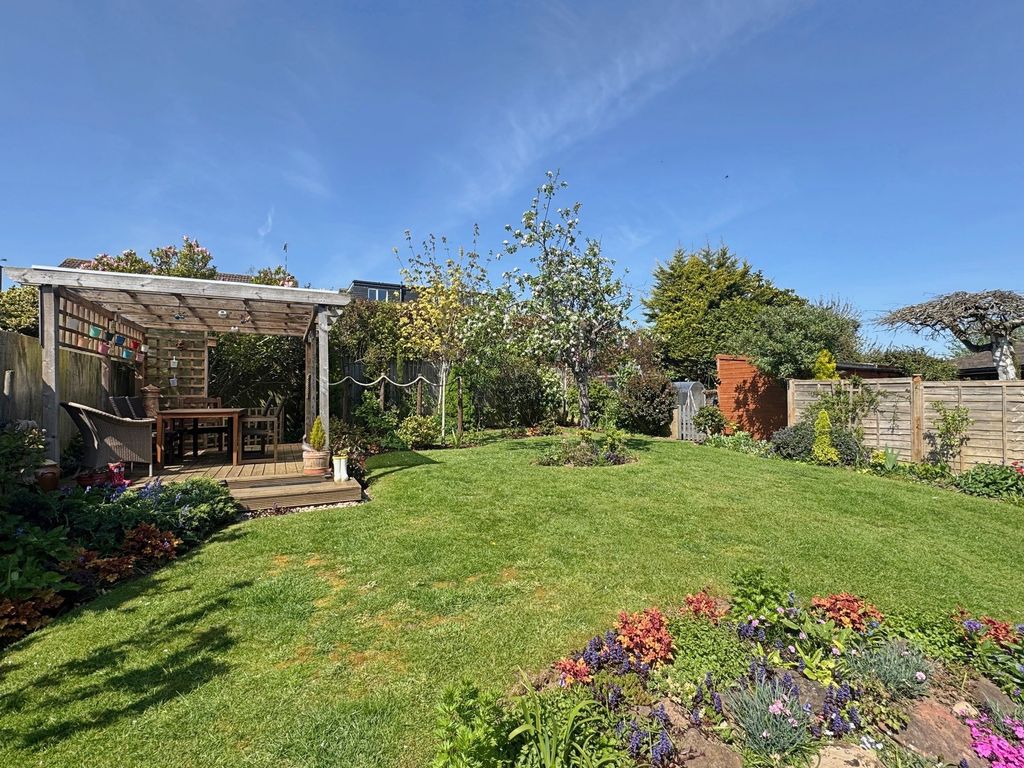 Property photo 2 of 25 Garden