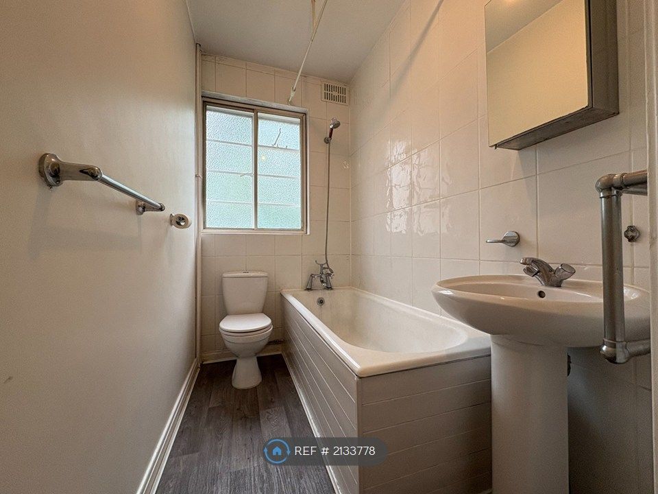 Property photo 3 of 8 Bathroom