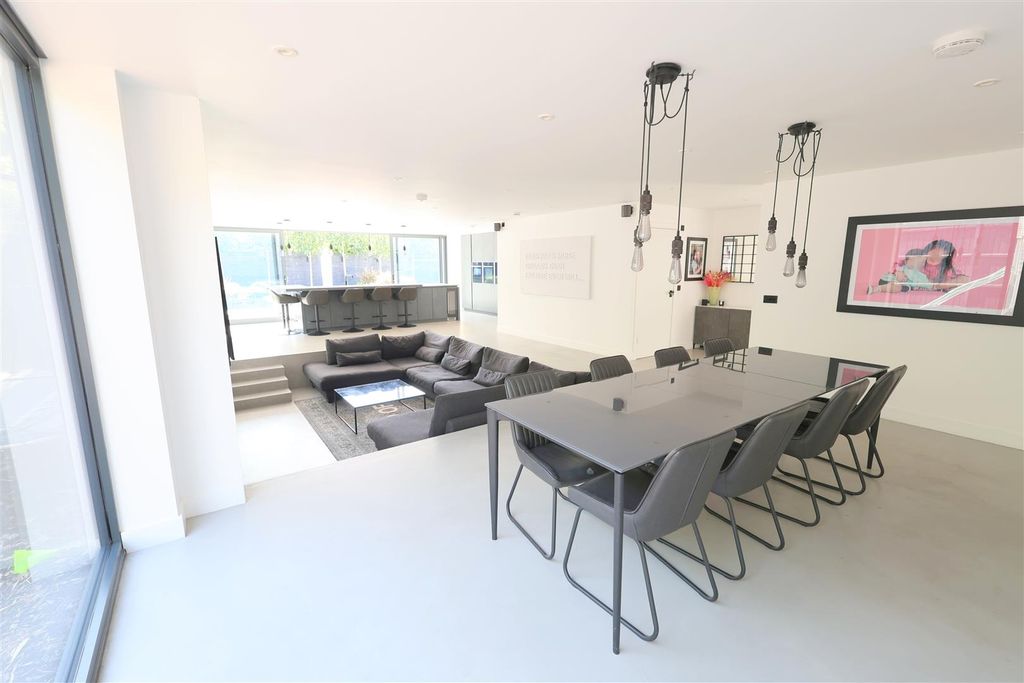 Property photo 3 of 34 Dri.Jpg