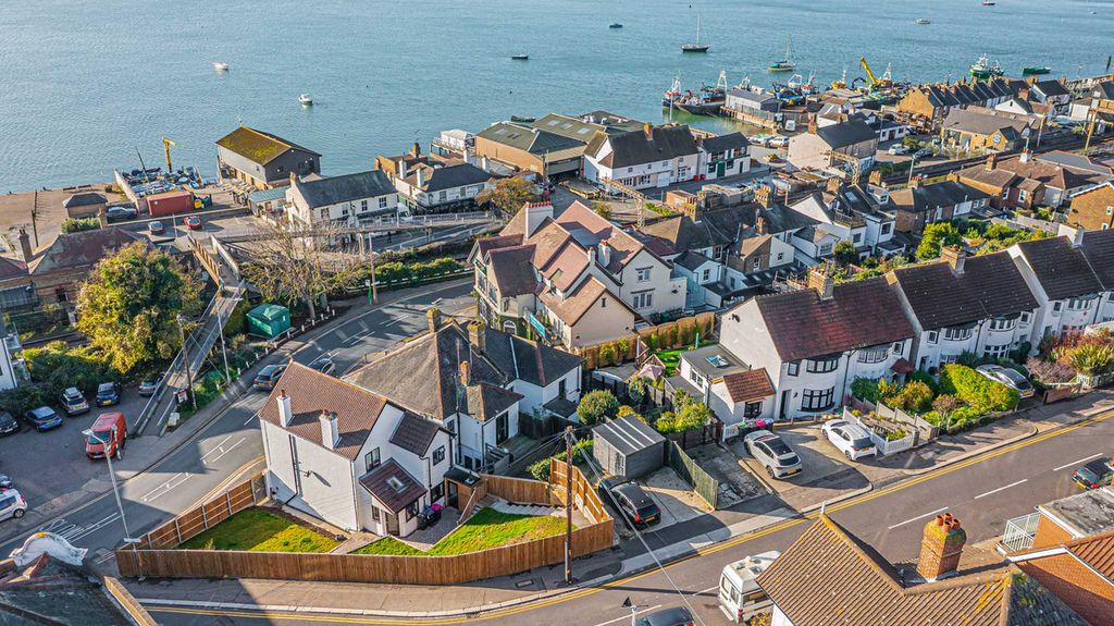 Property photo 1 of 26