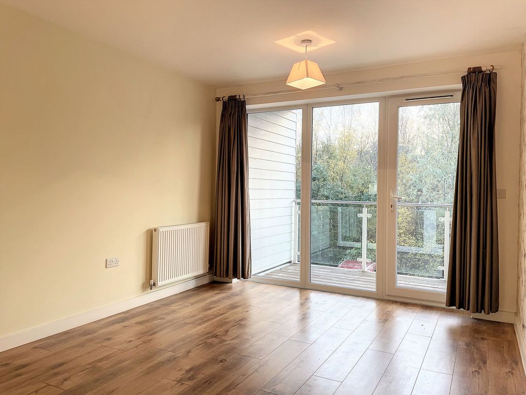 Property photo 3 of 13 Living Room Ont Balcony