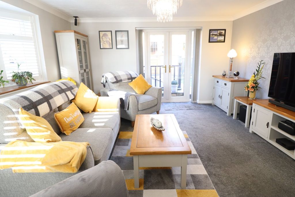 Property photo 3 of 22