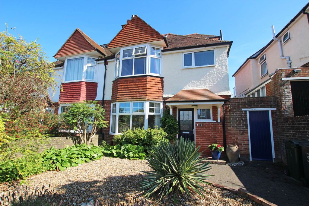Property photo 1 of 25
