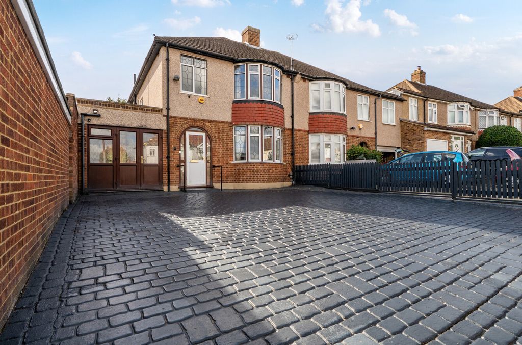 Property photo 1 of 20 1534882-16-6Acf6E...