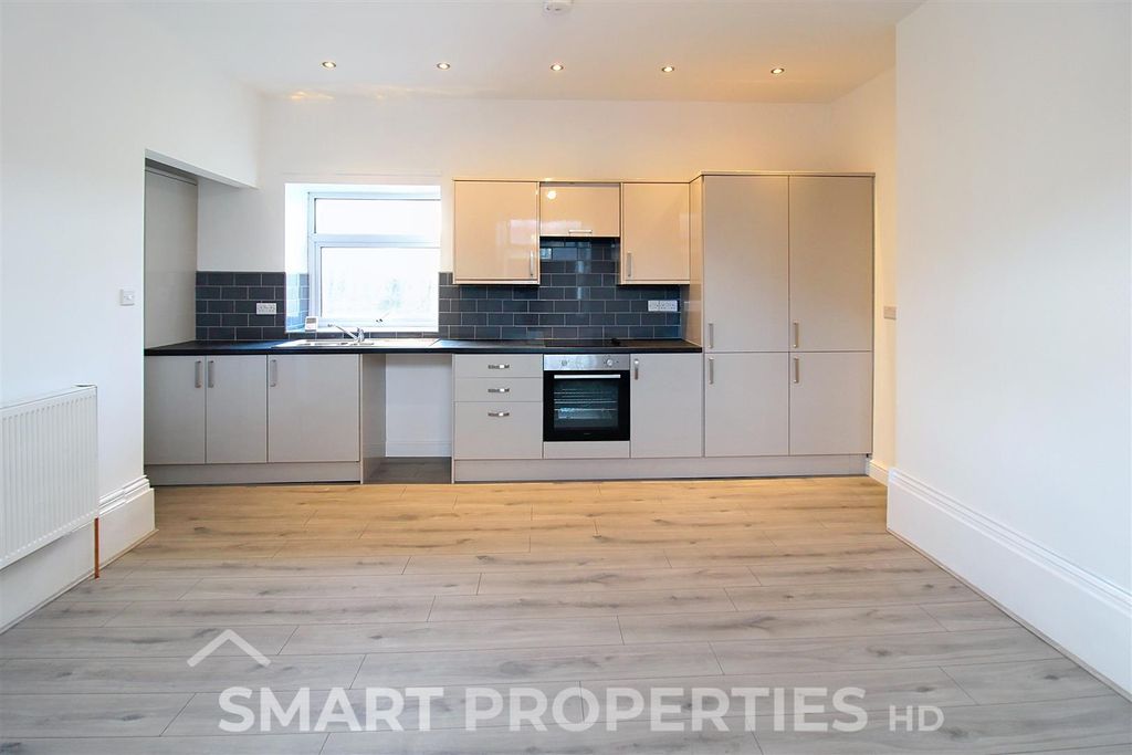 Property photo 2 of 7 276-Manchester-Rd_00002.Jpeg