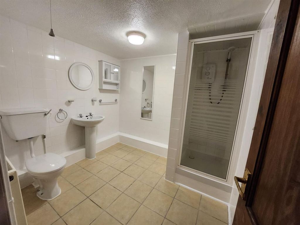 Property photo 3 of 14 2E729Ef3-345c-4F20-Bddd-2B38523Fca0F.Jpg