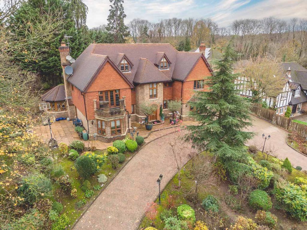 Property photo 1 of 30