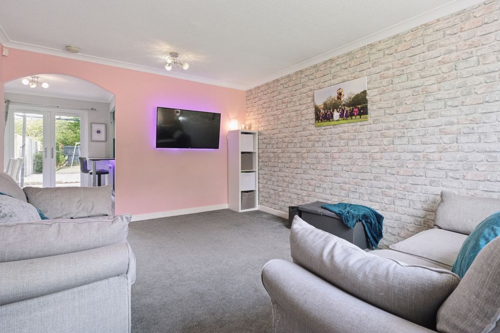 Property photo 2 of 24