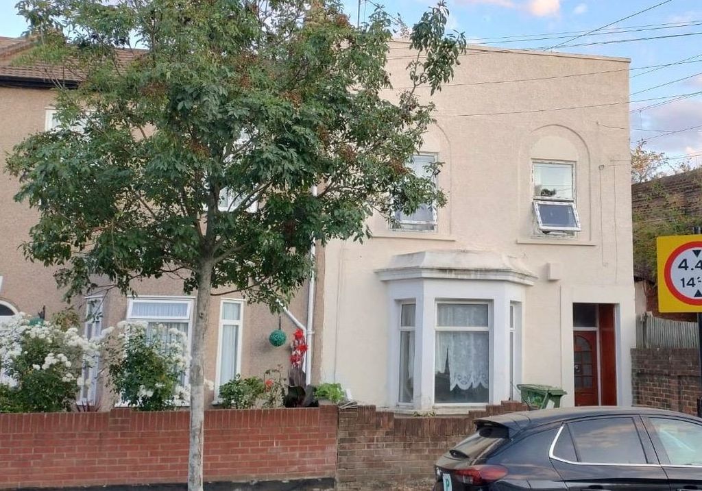Property photo 1 of 6