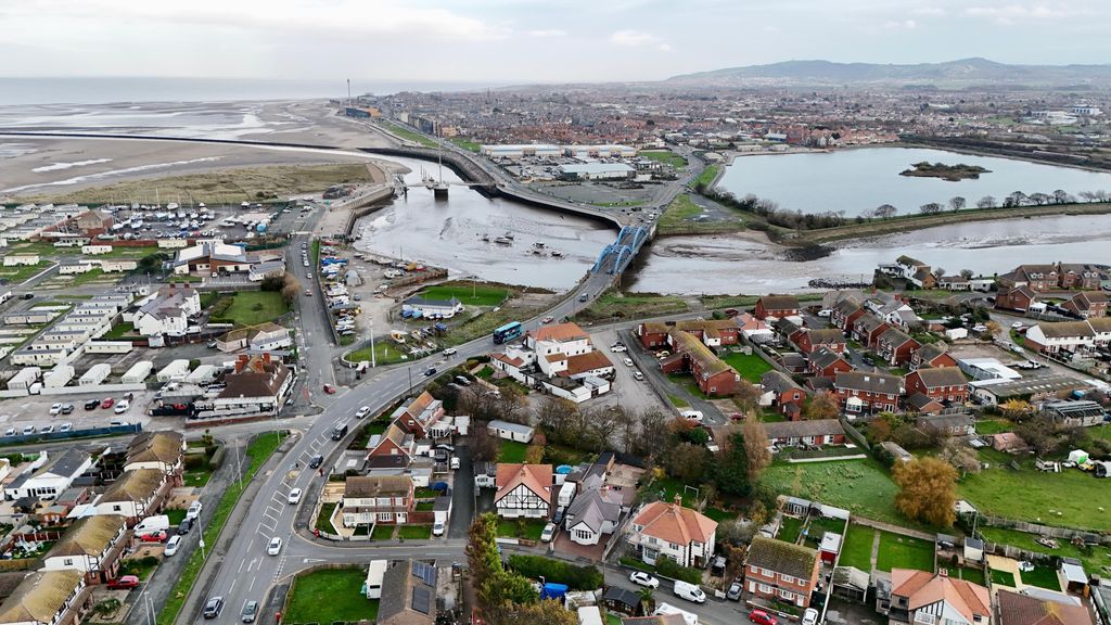 Property photo 2 of 34