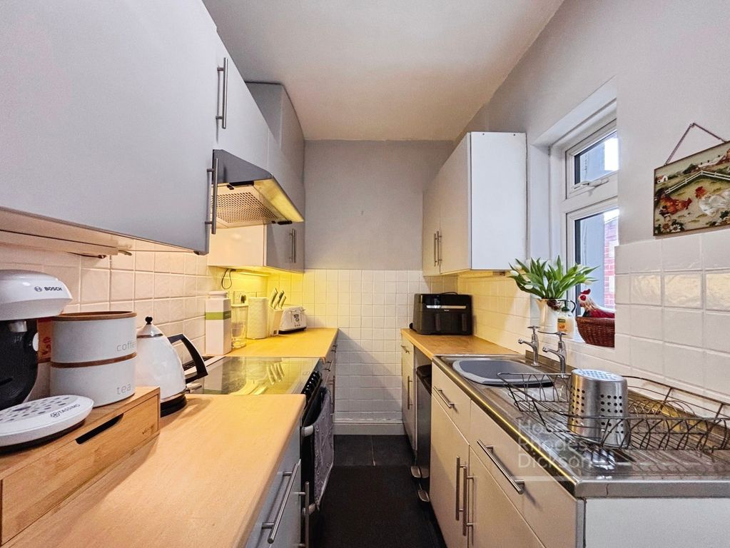 Property photo 2 of 16 Kitchen