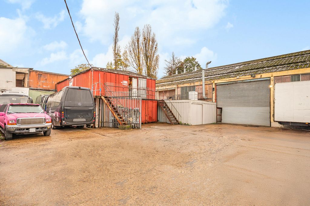 Property photo 3 of 9 Exterior4.Jpg