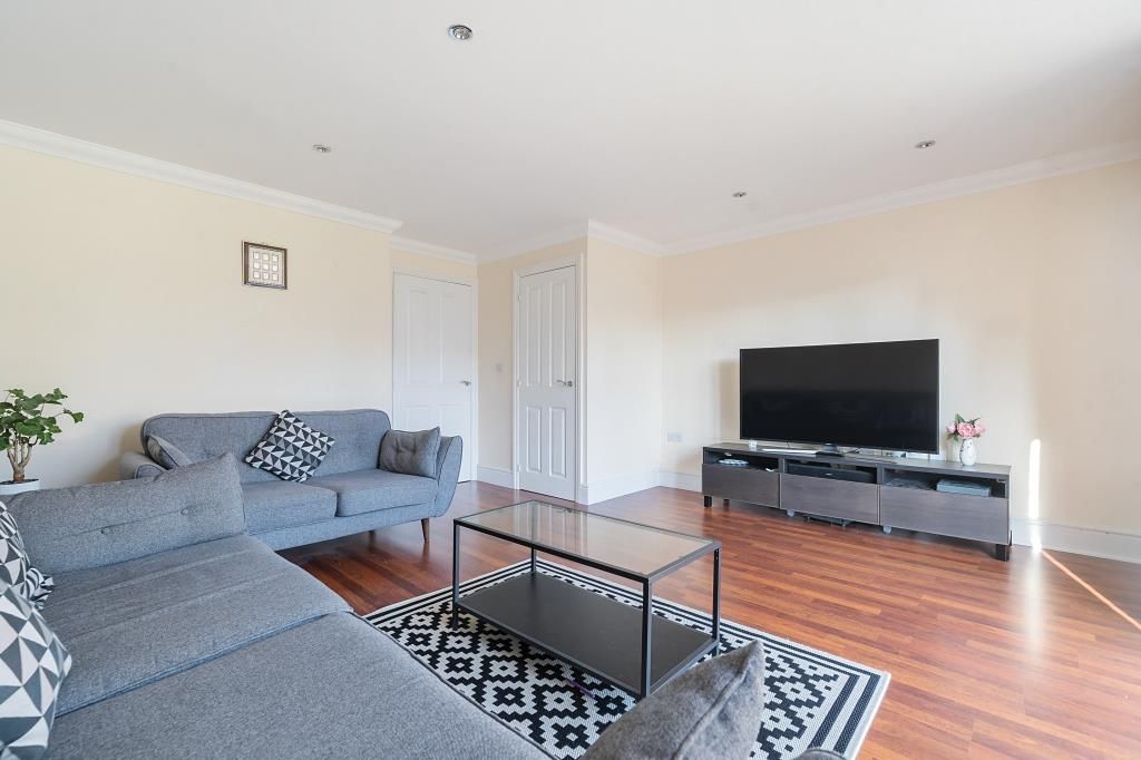 Property photo 2 of 19 Living Room