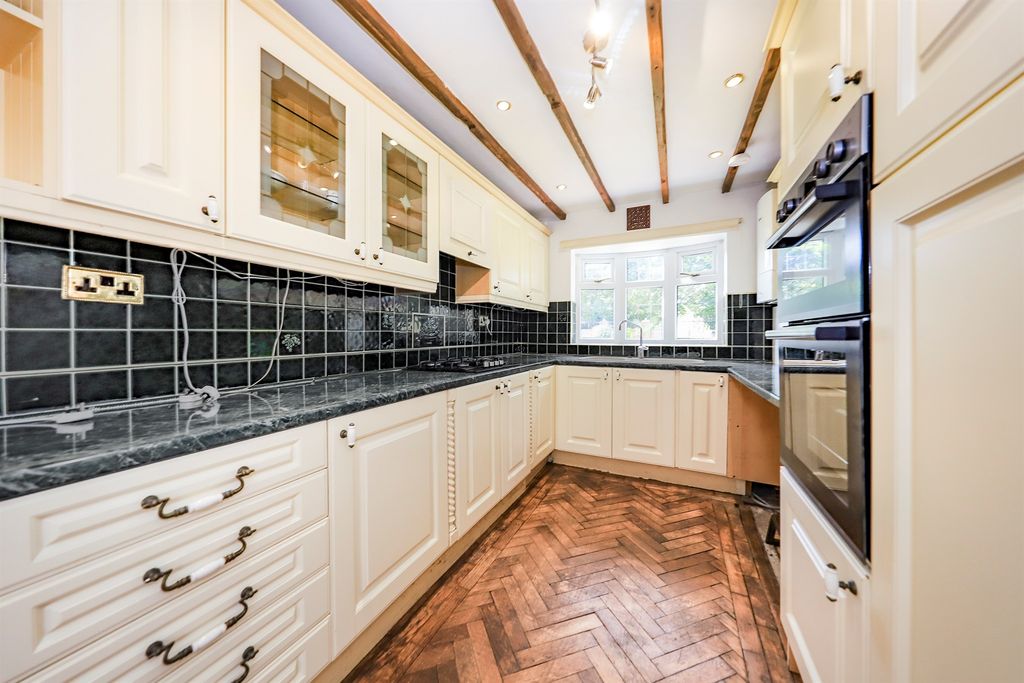 Property photo 3 of 17