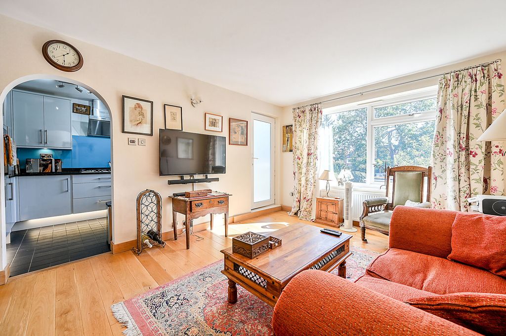 Property photo 3 of 14