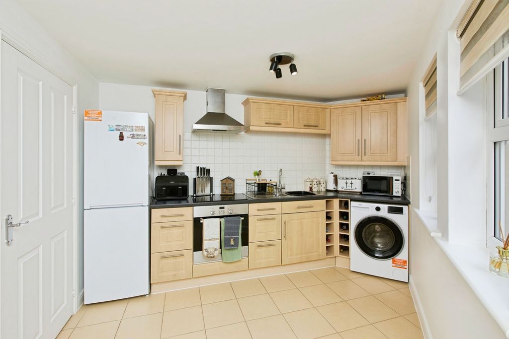 Property photo 3 of 14 Kitchen/Diner