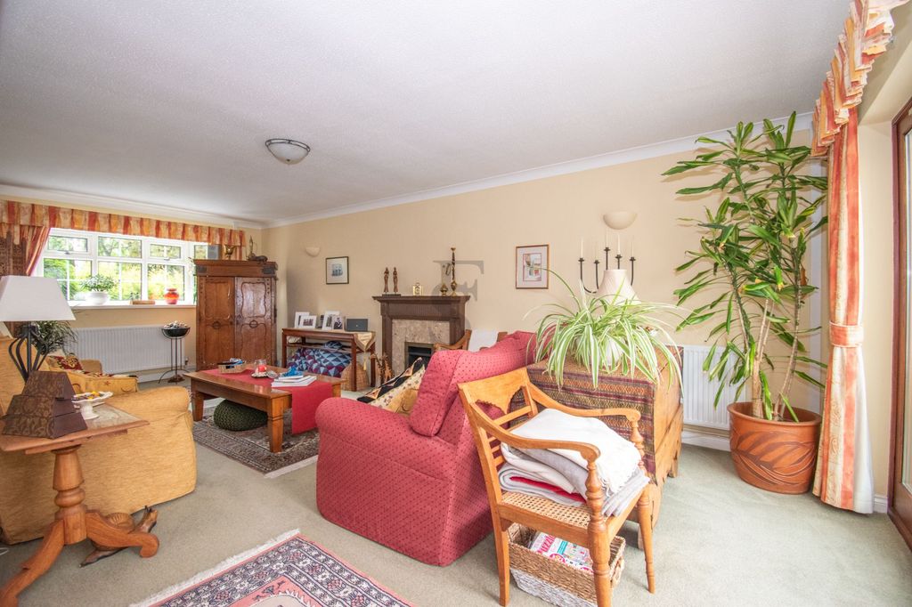 Property photo 2 of 18