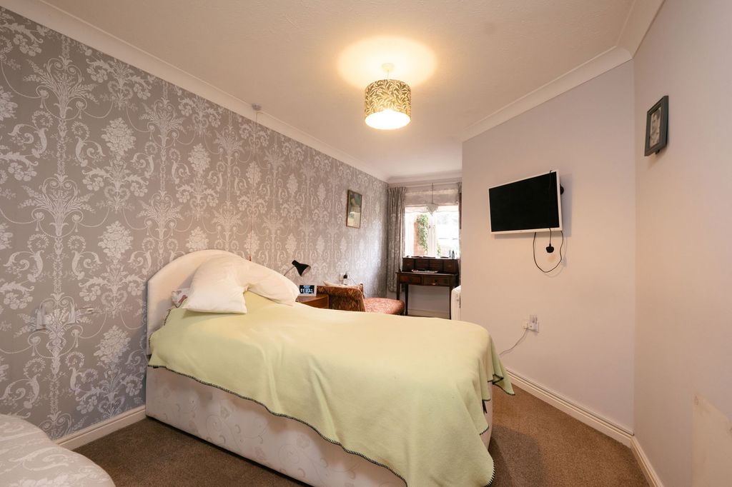 Property photo 3 of 7