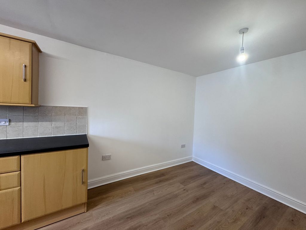 Property photo 3 of 16 Img_1877
