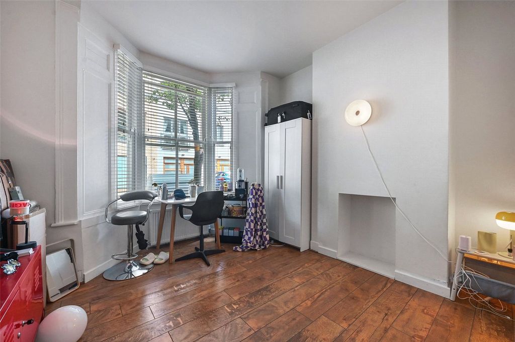 Property photo 1 of 7 Studio