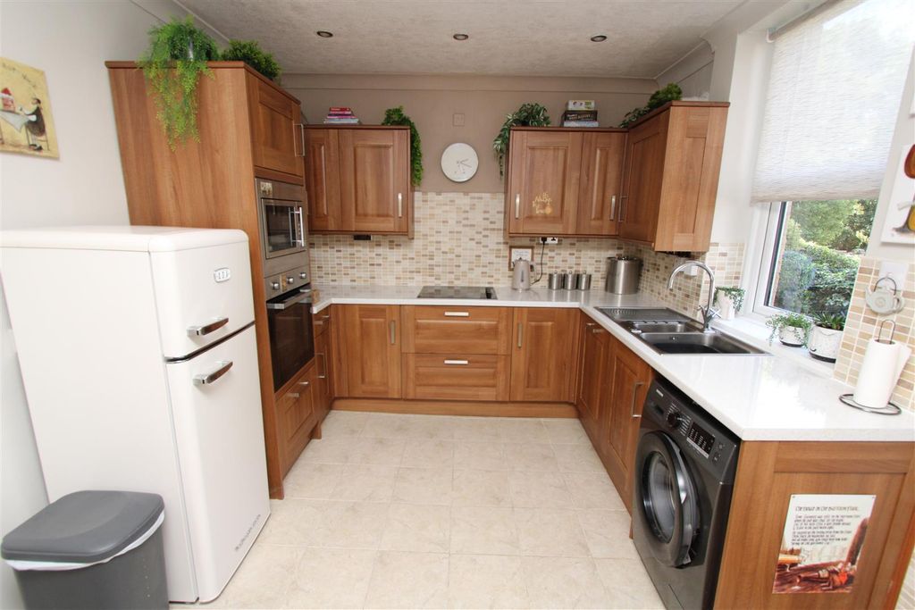 Property photo 3 of 15
