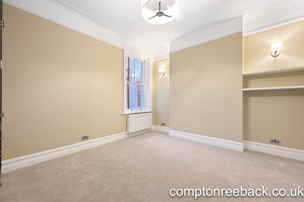 Property photo 3 of 11 Master Bedroom.Jpg